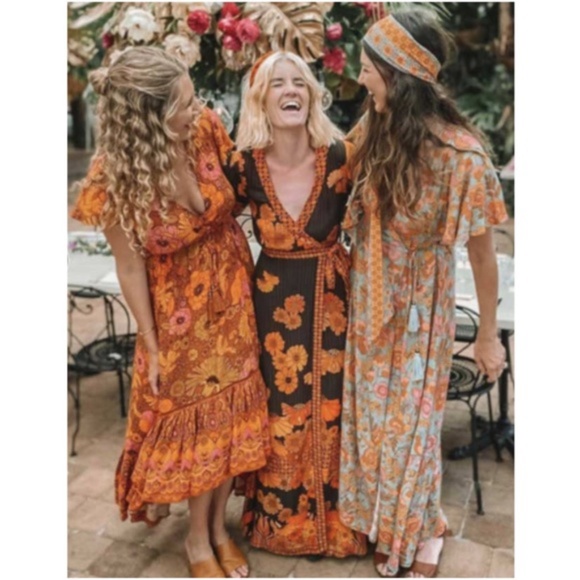 Dresses & Skirts - Boho orange floral print wrap maxi dress v neck